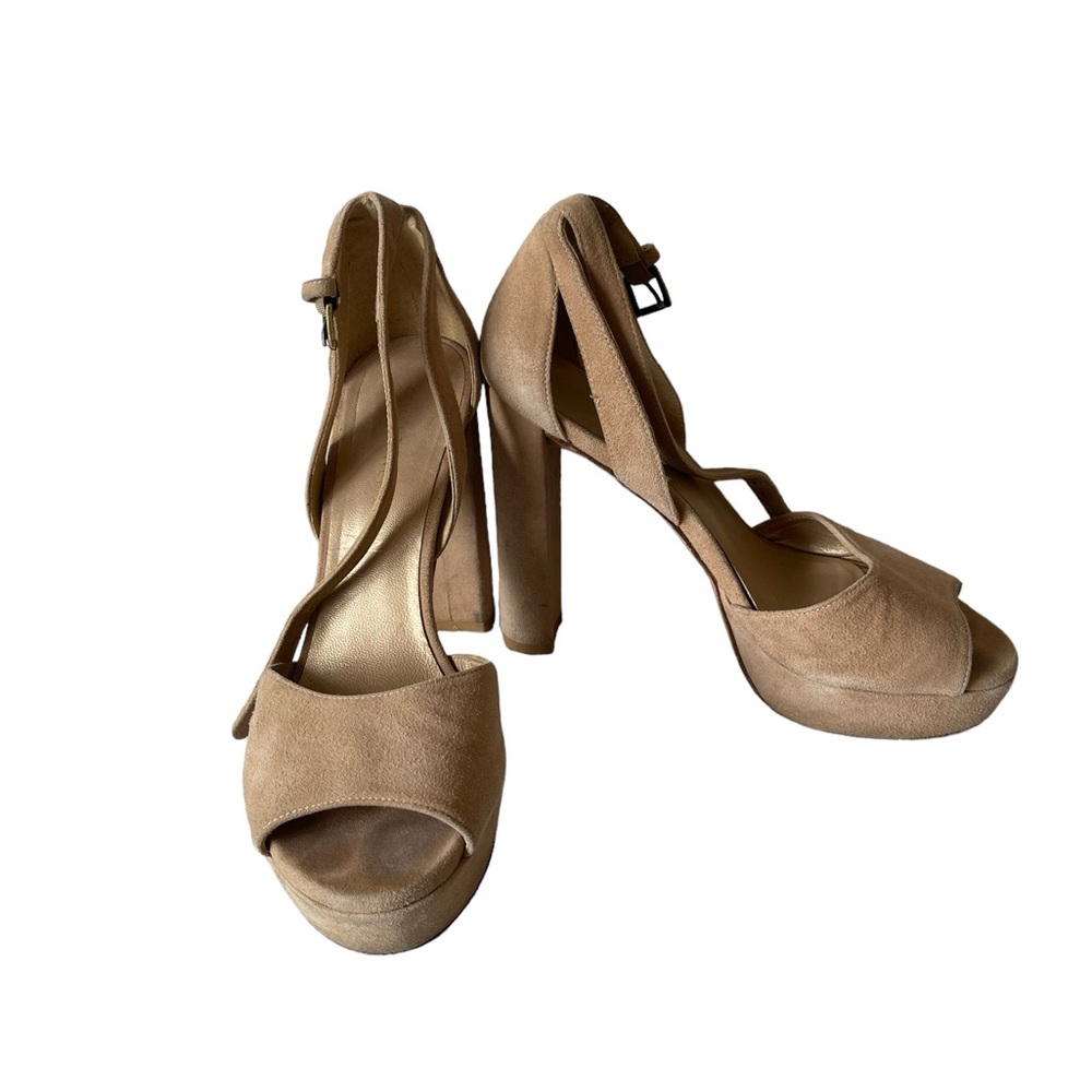 Stuart Weitzman pumps